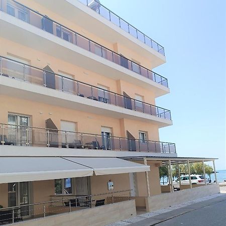 Navarino Luxe Suites With Sea View Peraia  Exterior photo