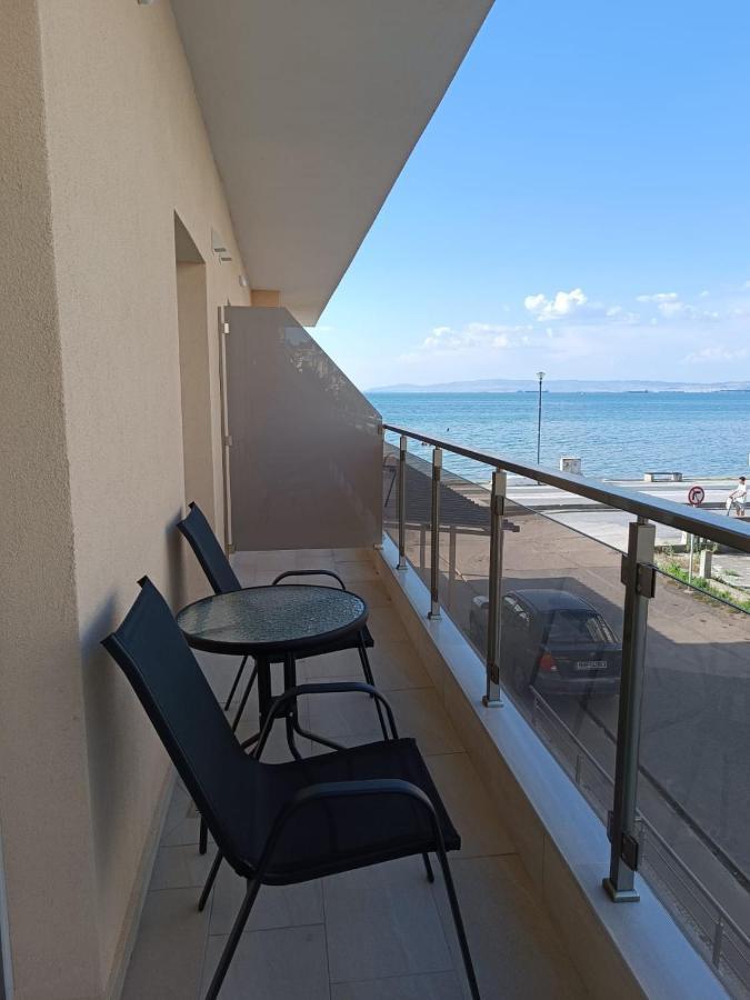 Navarino Luxe Suites With Sea View Peraia  Exterior photo